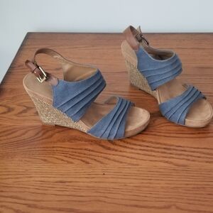 Cute wedges wore a few times. EUC